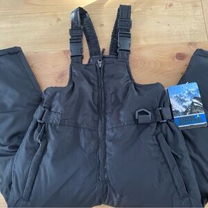 NWT kids size 5/6 insulated snow pants bibs adjustable reinforced knee  black
